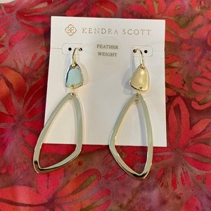 Kendra Scott Kira drop earrings feather weight gold metal